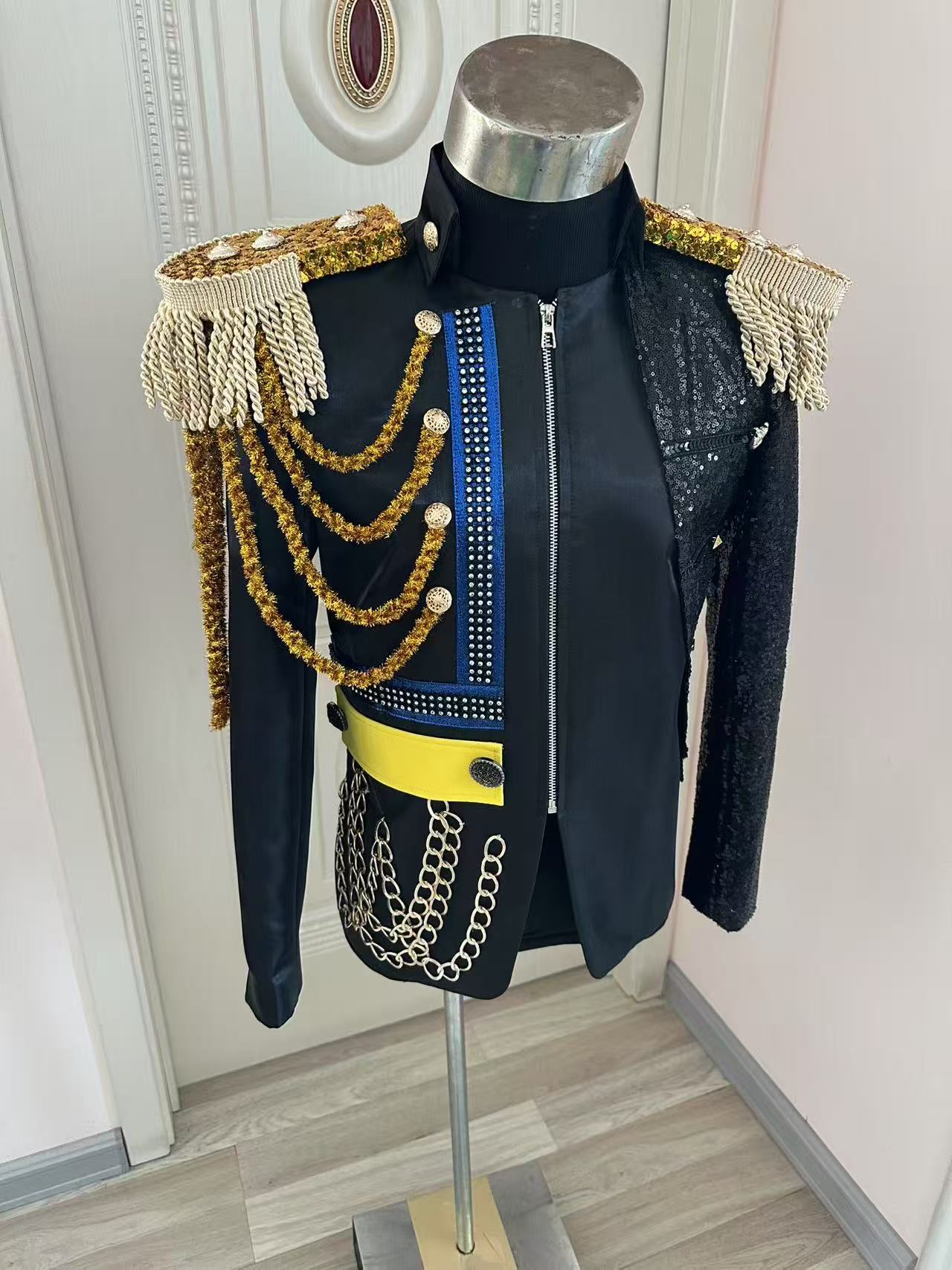 新しい男性タッセルロイヤルジャケットウェディングパーティー宴 - Formal Wear For Men In Wedding のレビューと価格
